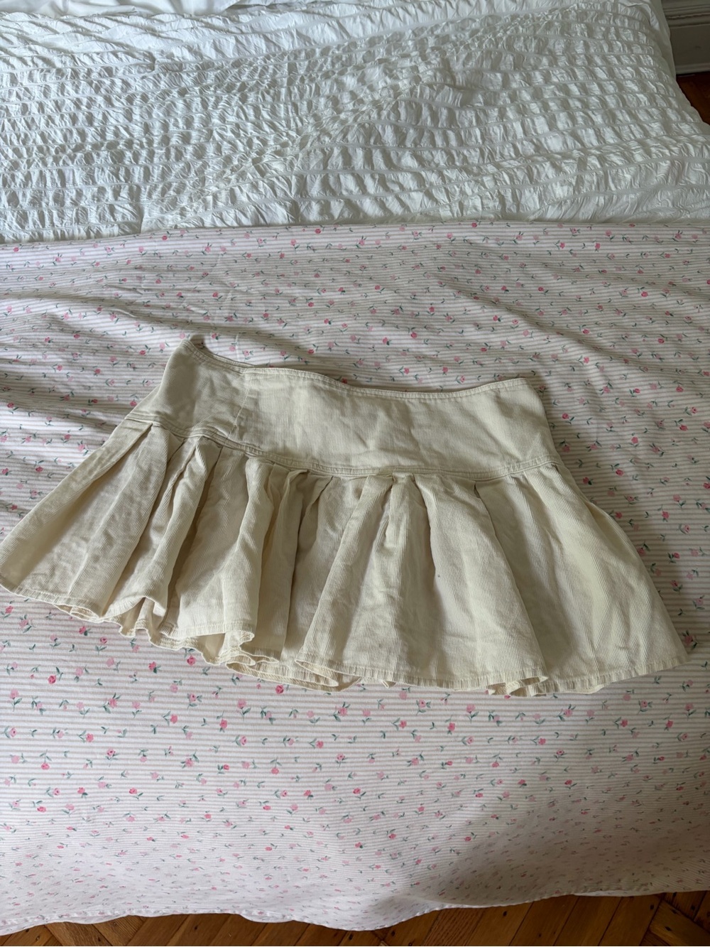 brandy melville cream ruffle skirt <3